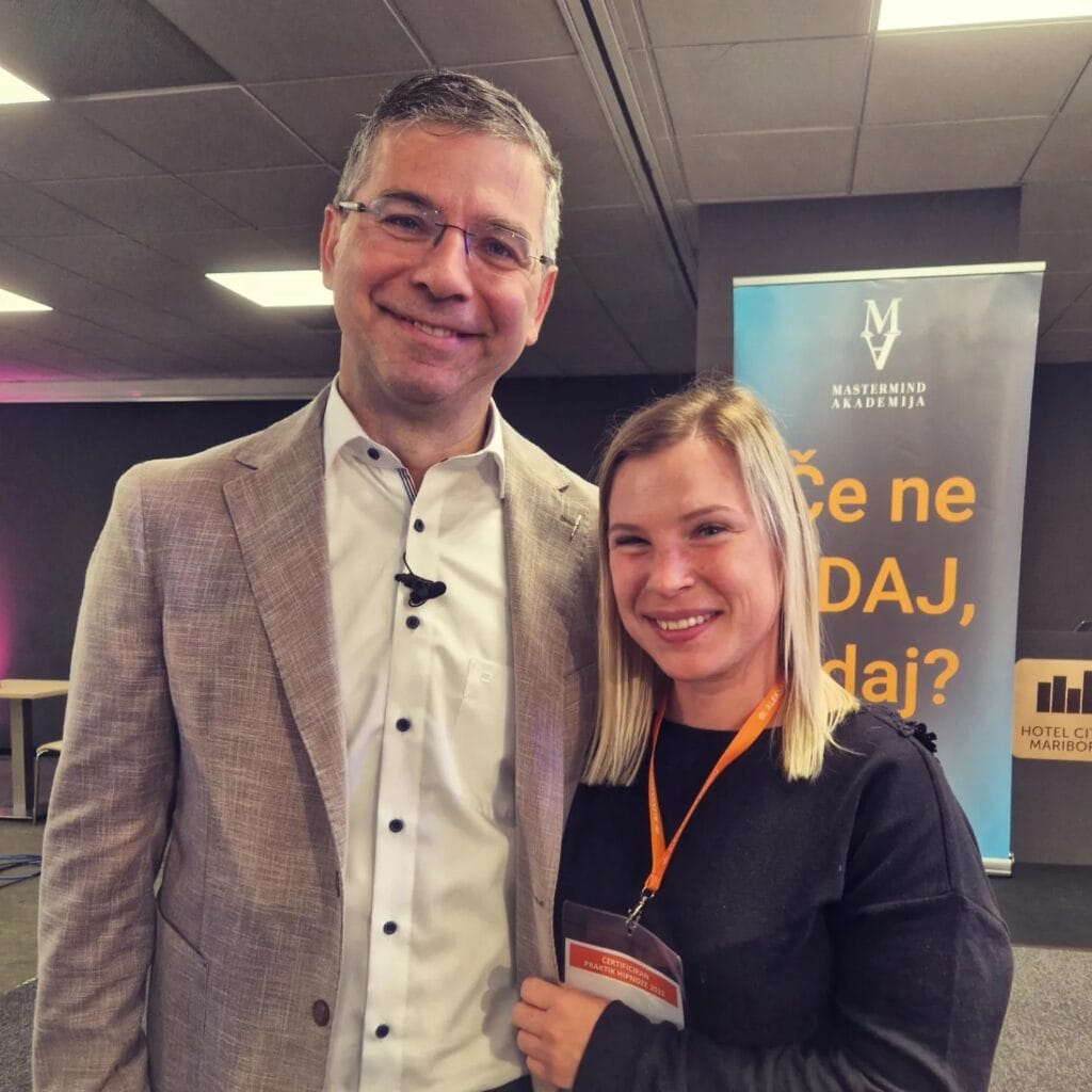 Anika Perković in dr. Aleksander Šinigoj na NLP in hipnoza tečaju – začetek poti osebne rasti in samozavesti.